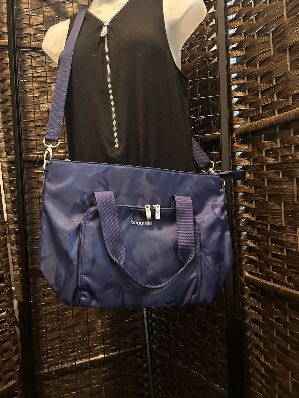 Baggallini Navy Blue Camouflage Tote with Adjustable crossbody tote